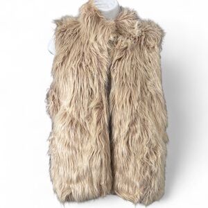 Chic Faux Fur Vest - Cream